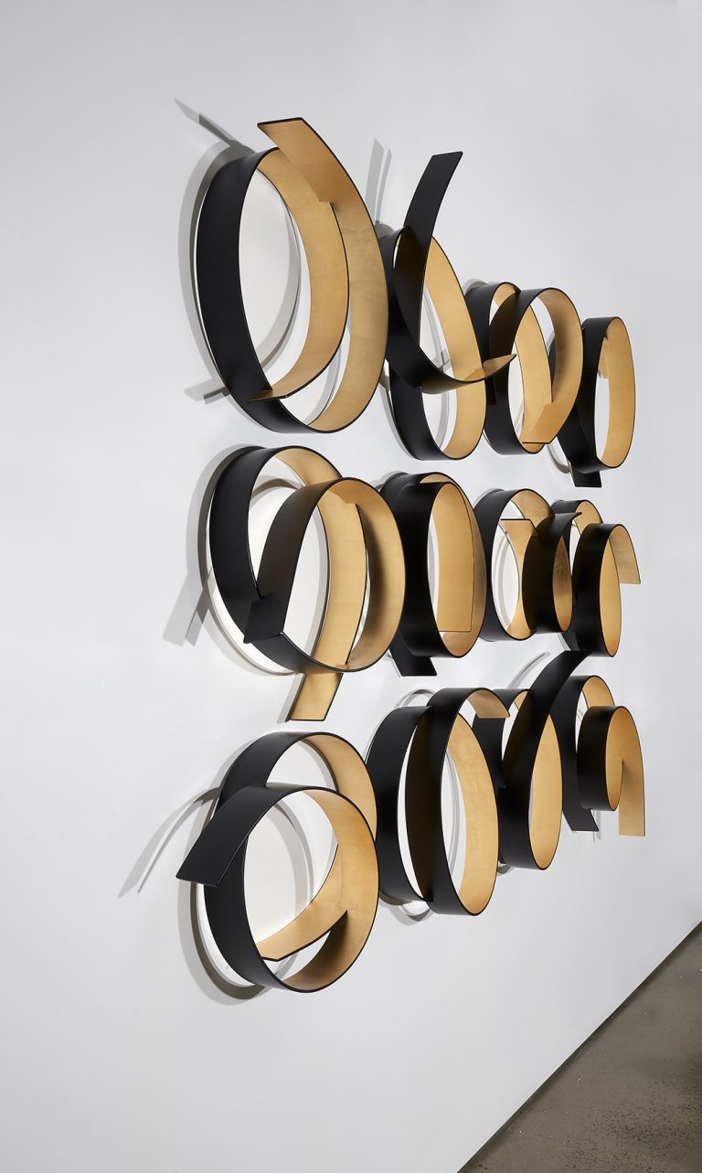 Full Circle: Black/Gold No. 3 (12 pieces)
