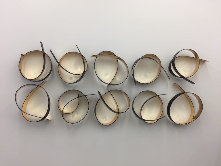 Full Circle: Black/Gold No. 4 (10 pieces)